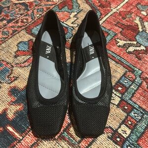 Zara mesh flat
